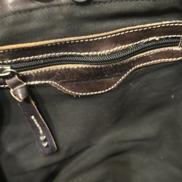 Bedstu Parton Crossbody - Picture 9 of 13